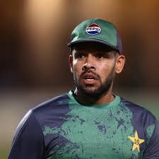 please help, who i should choose to my team? is ahmed and this triplet  good?