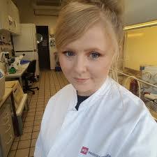 Mandy Beyer's Instagram, Twitter & Facebook