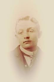 Benjamin Behling's Instagram, Twitter & Facebook