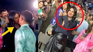 Priyanka Chopra Nick Jonas Kiss In Public During The Jonas Brothers Concert Youtube priyanka chopra nick jonas kiss in public during the jonas brothers concert