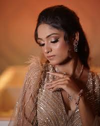 The engagement look for isha malhotra brides❤️❤️ bride : @harshita_rai25  Jewellery: @tulsyanjewellery makeupcourseinranchi #makeupartistindelhi  #MakeupArtistinRanchi #internationalmakeuptechniques  #bestMakeupArtistInRanchi ...