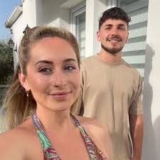 Looking for a 3 bed preferably near to the sea & outside space (patio) dog  friendly any week in August please 🙏🏽 x