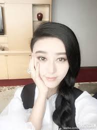 Cô gái 8 lần phẫu thuật để giống hệt Phạm Băng Băng