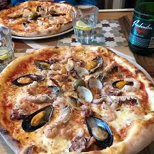 Dobra pizza je i u braceri mislim da se tako zove u onom prolazu karaj filodramatice.ali im je prreskupa.36 kuna za srednju je ipak malo previše. The 10 Best Restaurants In Rijeka Updated May 2021 Tripadvisor