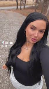 Jasmine Parnell's Instagram, Twitter & Facebook