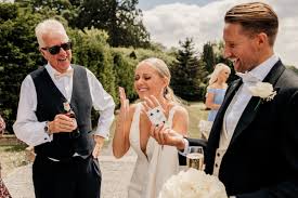 Gloucestershire Wedding Magician - Professional Magician Richard Parsons for Gloucestershire, The Cotswolds and beyond