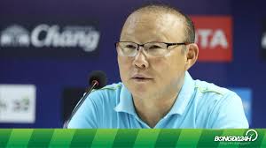 Báo Hàn lý giải nguyên nhân HLV Park Hang Seo nhận tấm thẻ vàng