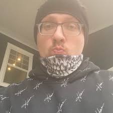 SOUND ON! She wanted me to get down but the only way is up up and away web.  ...#climbing @shaneparkour