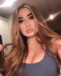 Monique Arroyo's Instagram, Twitter & Facebook