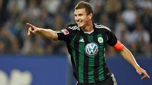 Fichajes, salarios, palmarés, estadísticas en el club y selección. Bundesliga Former Wolfsburg Star Edin Dzeko Sings Battle Cry Ahead Of Vital Final Matchday