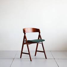 北欧ヴィンテージ ダイニングチェア vintage dining chair 東京 目黒通りにあるインテリアショップカーフ ブラックボードのオンラインサイトです 北欧 英国の他 ヨーロッパで買い集めたビンテージ アンティーク インダストリアル家具 照明 店舗什器を取り