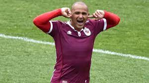 10 de mayo de 1981) (más conocido como humberto suazo o el chupete suazo) es un futbolista chileno juega como delantero en deportes la serena de la primera división de chile.anotó 21 goles en la selección chilena en 60 partidos (15 tantos oficiales y 6 en amistosos). Humberto Chupete Suazo Llora Tras Los 100 Goles En Primera T13