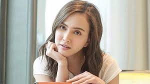 Shandy aulia masih tetap rajin olahraga meski sedang hamil dengan usia kandungan baru masuk rajin berolahraga meski sedang hamil muda, shandy menjelaskan, kegiatan yang dilakukan selama. Tak Terima Dituduh Netizen Rusak Generasi Muda Shandy Aulia Selamat Bertemu Di Kantor Polisi Tribun Wow