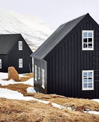 Black And White Barn Style House Black W White White Exterior Houses Cottage House Exterior Black House Exterior