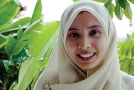 Perceraian nurul dengan seorang pengusaha, raja ahmad shahrir iskandar raja salim pada januari 2015 ramai dibahas di media sosial. Nurul Izzar Anwar Is Divorced Weehingthong