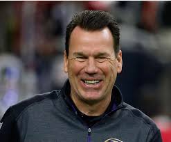 Kubiak's predictable play calls criticized