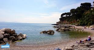 La grande plage du rouet à carry le rouet se situe à l'est de la station balnéaire. Plage Du Port Carry Le Rouet Plage Marseille Plage Calanque