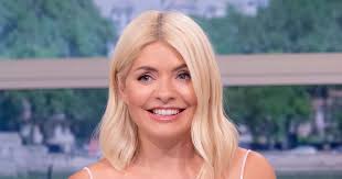 Holly Willoughby reveals she was distracted during ITV Love Island as This  Morning co-star 'appeared'