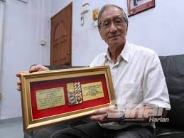 (1) mej abd aziz bin abd latif (3001261). Tangkap Hidup Hidup 43 Pengganas Komunis