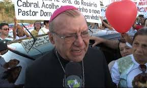 Novo Arcebispo na capital é recebido por centenas de fieis em carreata