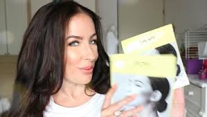 Neck Firming Device Neck Slimmer, Neck Tightening Machine Wrinkles Remover  for Neck Lift, Led Red Blue Green Light Therapy : Amazon.com.au: Beauty