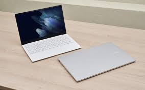 The galaxy book pro 360 packs a vivid amoled touchscreen. Samsung Galaxy Book Pro Pairs Amoled With Windows Plus A 5g 360 Option Slashgear