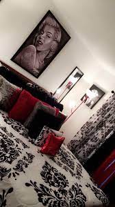 Pin By Sasha Monroe On Home Master Bedrooms Decor First Apartment Decorating Bedroom Decor