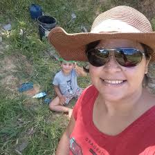 A Netflix divulgou o trailer da segunda parte da terceira temporada de  "Bridgerton". Na história, Colin e Penelope ficam oficialmente noivos,  novidade que surpreende toda a sociedade. Apesar das críticas, Penelope  tenta