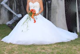 Second hand brautkleider | suchst du nach einem günstigen, aber dennoch qualitativ hochwertigem brautkleid? Schones Hochzeitskleid Das Weiter Glucklich Machen Darf Brautkleid Gebraucht Occasionen