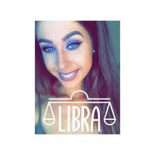 Claire Crowley (@thelibraloves)