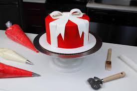In 2020, a cake is like an artist's canvas on which a pastry chef creates art. Christmas Cake Decorations Easy And Creative Ideas