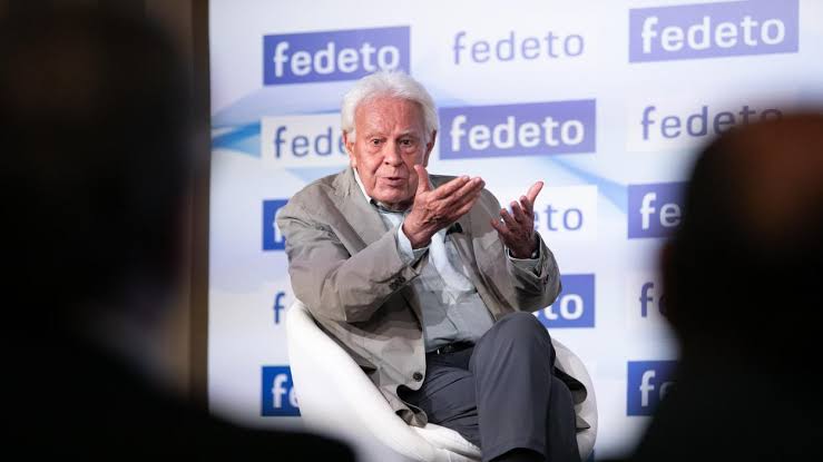 Page y Felipe González se adelantan a Sánchez y toman la palabra en la  semana de las explicaciones por la corrupción