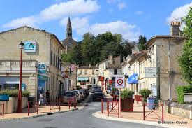 Dans la nuit, à latresne, 70 personnes ont été délogées du quartier castera qui reste impraticable. Latresne Christian Coulais