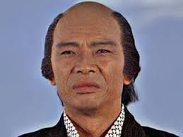 Anyone know who this actor is at the intro?