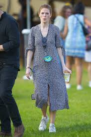 Fan account for the lovely carey hannah mulligan! Rose Leslie Giggles With Carey Mulligan And Friends At All Points East Music Festival In London Uk 030619 4