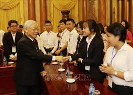 Giáo viên trường thpt trần kỳ phong gói lương thực gửi vào miền nam. Tá»•ng Bi ThÆ° Chá»§ Tá»‹ch NÆ°á»›c Nguyá»…n Phu Trá»ng Tiáº¿p Ä'oan Há»c Sinh Sinh Vien Tieu Biá»ƒu Xuáº¥t Sáº¯c Nganh Giao Dá»¥c NÄƒm Há»c 2017 2018 áº£nh Thá»i Sá»± Trong NÆ°á»›c