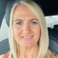 Jill Reeves's Instagram, Twitter & Facebook