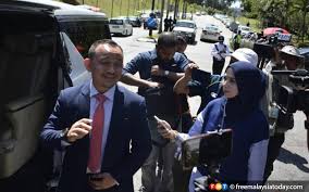 Akmal nasrullah mohd nasir (akmal nasrullah bin mohd nasir) was born on 16 september, 1986 in malaysia, is a malaysia politician. Weehingthong General Interest Current Events Politics Crime Family Malaysia Singapore Page 560
