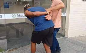 Homem é preso em São Gonçalo após agredir mulher