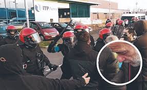 A continuación encontrará información detallada sobre qué son las cookies, qué tipo de cookies utiliza este sitio web, cómo puede desactivarlas en su navegador y cómo bloquear. Carga De La Ertzaintza Ccoo Cc Oo Denuncia Ante El Juzgado A La Ertzaintza Por La Agresion Brutal A Uno De Sus Dirigentes El Correo