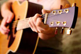 Học đàn guitar không khó như bạn nghĩ!