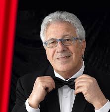 As of 2006, peppino di capri is the performer with the most appearances (15) at the festival della canzone italiana, his last appearance being in 2005, singing la panchina (the little park bench). Peppino Di Capri Biografia Chi E Eta Altezza Peso Figli Moglie Instagram E Vita Privata Spettegolando