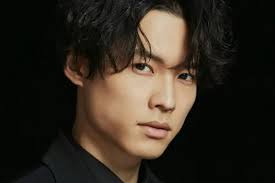 画像 松村北斗の筋肉がセクシーすぎる 見事な腹筋の理由は s o r a n o m a d o 筋肉 赤ちゃん 肌 腕 筋肉