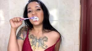 Brushing My Teeth: Amateur Amateur Porn feat. JhoanitaVioletta by FapHouse