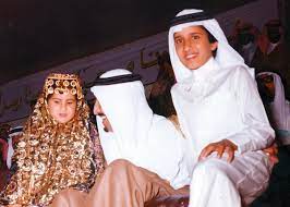 الأميرة شاهة بنت حزام الخالدي. Ø§Ù„Ø£Ù…ÙŠØ±Ø© Ø­ØµØ© Ø¨Ù†Øª Ø³Ù„Ù…Ø§Ù† Ù…Ø±Ø¶ ÙˆØ§Ù„Ø¯ØªÙ‰ ÙÙ‰ ÙˆÙ‚Øª Ù…Ø¨ÙƒØ± Ù…Ù† Ø­ÙŠØ§ØªÙ‰ Ø¬Ø¹Ù„Ù†Ù‰ Ø£Ø¹ÙŠØ´ Ø­Ø§Ù„Ø© ØªÙˆØ§Ø²Ù† ÙˆØ£Ø¨Ù†Ù‰ Ø´Ø®ØµÙŠØªÙ‰ ÙˆÙˆØ§Ù„Ø¯Ù‰ Ù…Ø¹Ù„Ù…Ù‰ ÙˆØ¥Ø®ÙˆØ§Ù†Ù‰ Ù†ÙˆØ§ÙØ°Ù‰ Ø¹Ù„Ù‰ Ø§Ù„Ø¹Ø§Ù„Ù… Ø³Ø¹ÙŠØ¯Ø© Ø¨Ù†ÙŠÙ„ Ø§Ù„Ù…Ø±Ø£Ø© Ø­Ù‚ Ø§Ù„Ù‚ÙŠØ§Ø¯Ø© ÙˆÙ„Ùˆ Ø£ØªÙŠØ­Øª Ù„Ù‰ Ø§Ù„ÙØ±ØµØ©