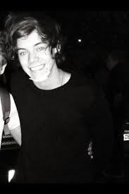 Not By The Hair Of My Chinny Chin Chin Song Harry Got Hurt On His Chin Hahaha Sorry Not Sorry It S Just How Do You Do That One Direction Music One Direction Jokes One Direction Tour