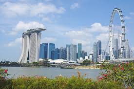Singapore Skyline With Iconic Structures Such As Mbs And S Flickr