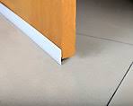 Voir pose bas de porte pivotant à ton : Bas De Porte Pivotant Lisse Plasto Brun 93 Cm Castorama