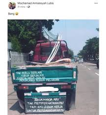 Oh iya for your information aja, kata kata persahabatan itu adalah cerita tentang saling melengkapi. Kutipan 10 Kata Mutiara Di Belakang Mobil Ini Bikin Ngagak Saat Nyetir