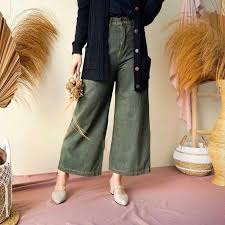 Harga celana kulot panjang, model celana kulot remaja, celana kulot panjang cocok dengan baju model fashion celana yang tampil makin modern dan modis kini menjadi salah satu jenis busana 49 celana training hitam polos 2019. Jual Celana Kulot Jeans Lilac Army Terbaru Juni 2021 Blibli